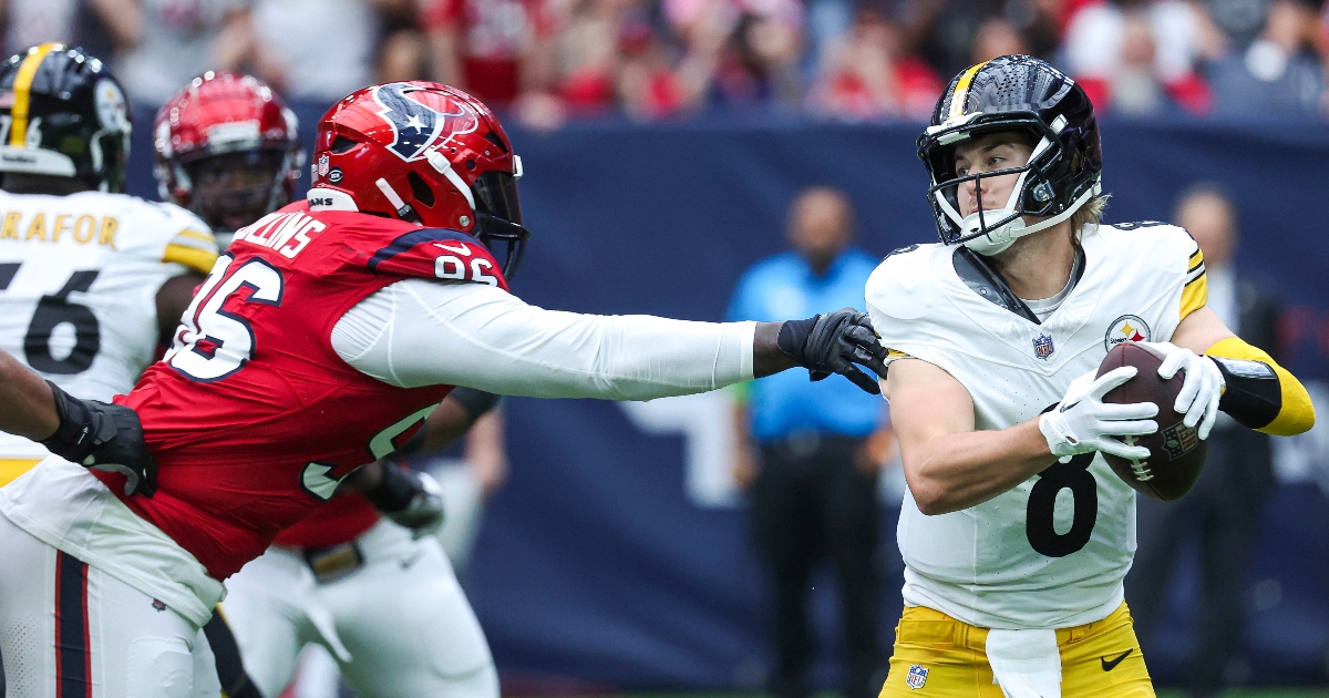 Steelers QB Kenny Pickett OUT after knee injury vs Texans