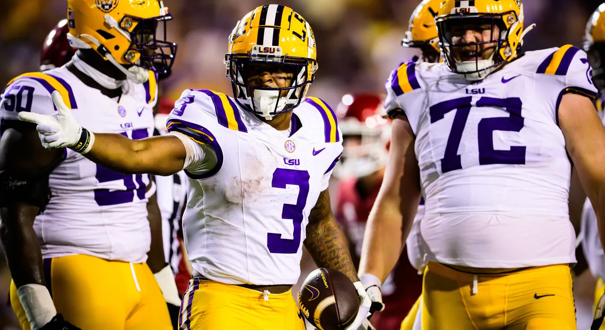 LSU football wears purple uniforms rarely in back-to-back games