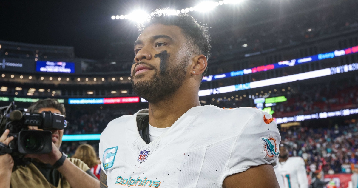 Tua Tagovailoa Injury Update: Dolphins QB Surrounded By Family In ...