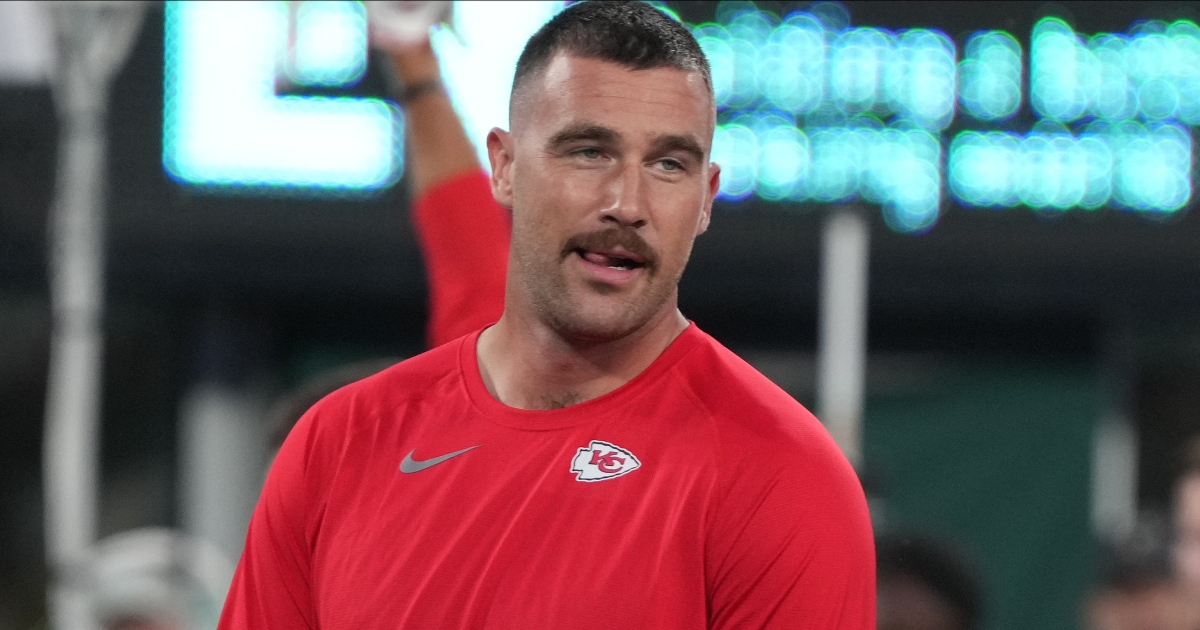 Aaron Rodgers calls Travis Kelce 'Mr. Pfizer' on 'The Pat McAfee Show'