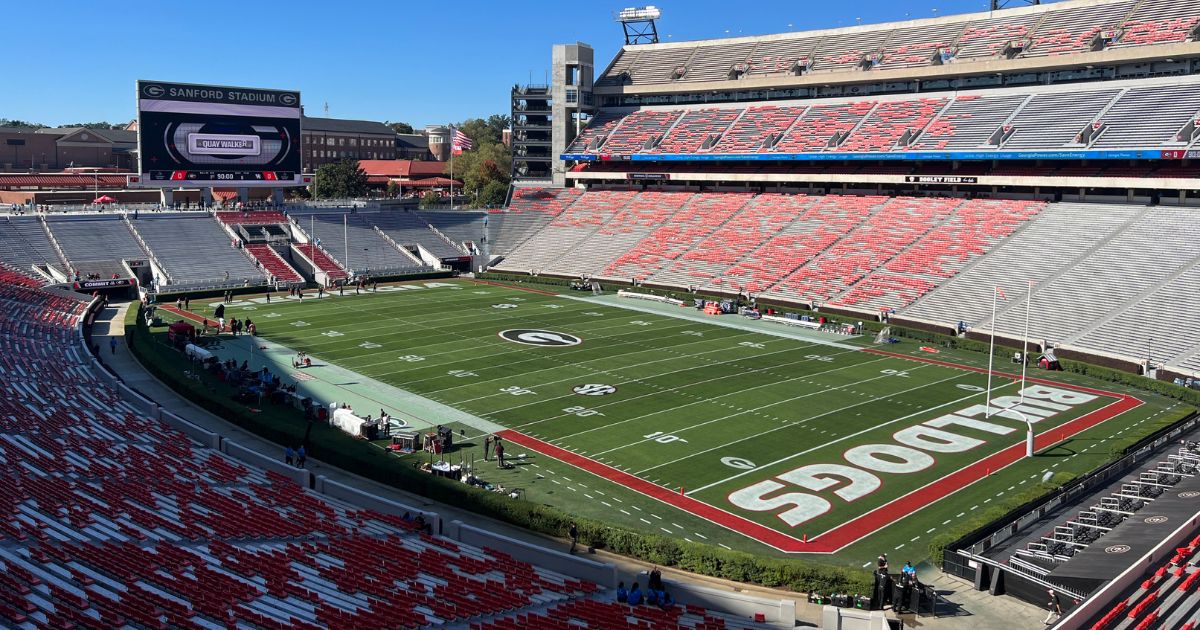 Watch Crew Roll Super Bowl Field Into Stadium