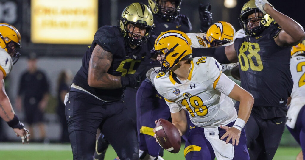 John Walker, UCF Knights defensive lineman