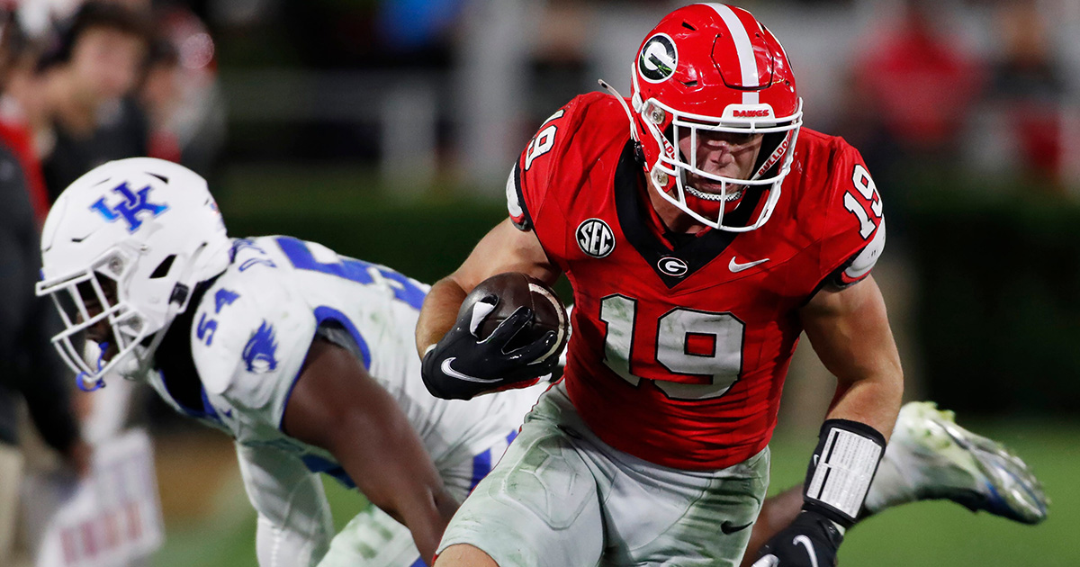 Brock Bowers appears to aggravate leg injury vs Tennessee, CBS ...