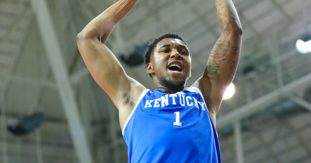 Kentucky forward Justin Edwards dunks