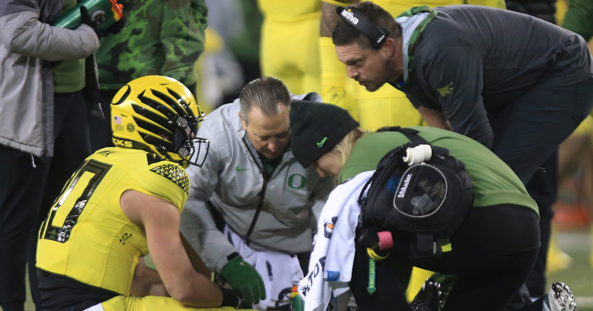 Washington’s Alex Cook on Oregon fans reacting to 2022 Bo Nix hit: ‘They cry and complain about everything’