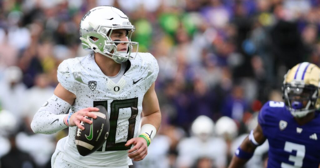 dan-lanning-praises-bo-nix-for-keeping-oregon-in-position-vs-washington
