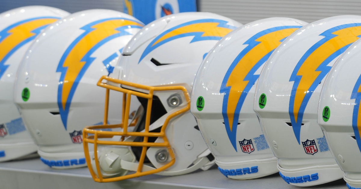 Report: Los Angeles Chargers to sign OL David Sharpe after Rashawn Slater injury