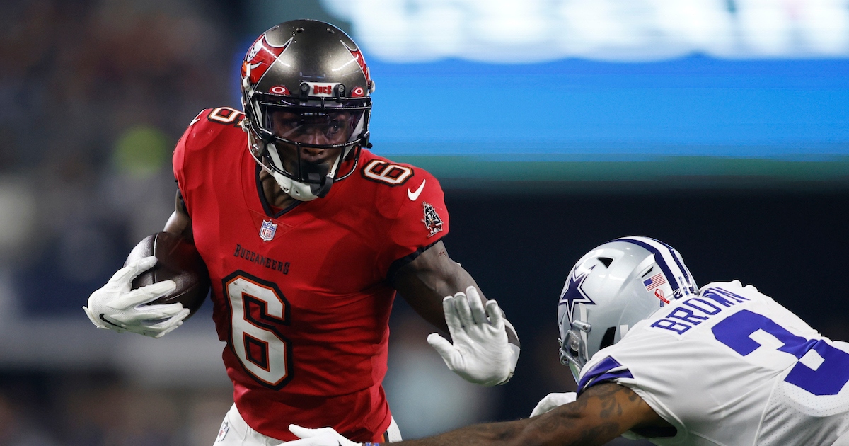 Philadelphia Eagles sign Julio Jones to oneyear deal