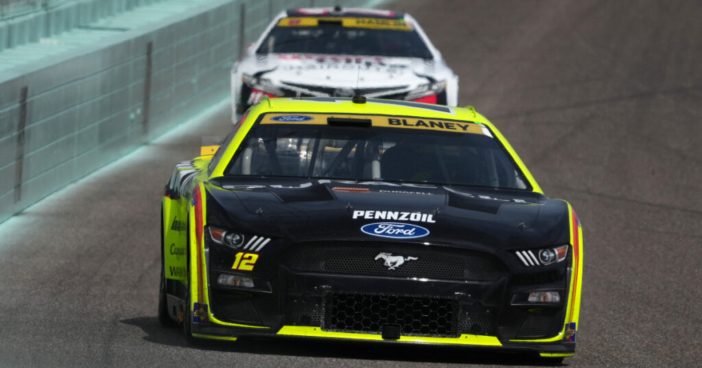 Ryan Blaney Denny Hamlin Homestead-Miami