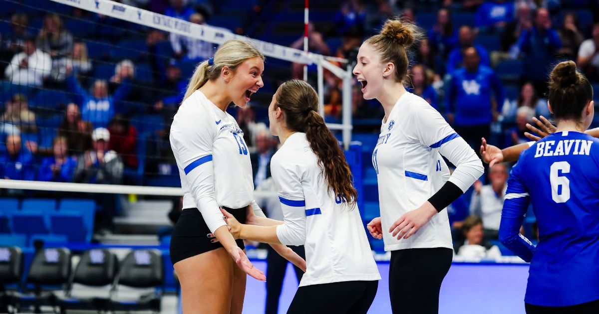 Lamb’s Late Heroics Lead No. 20 UK Volleyball Past No. 10 Arkansas in Five