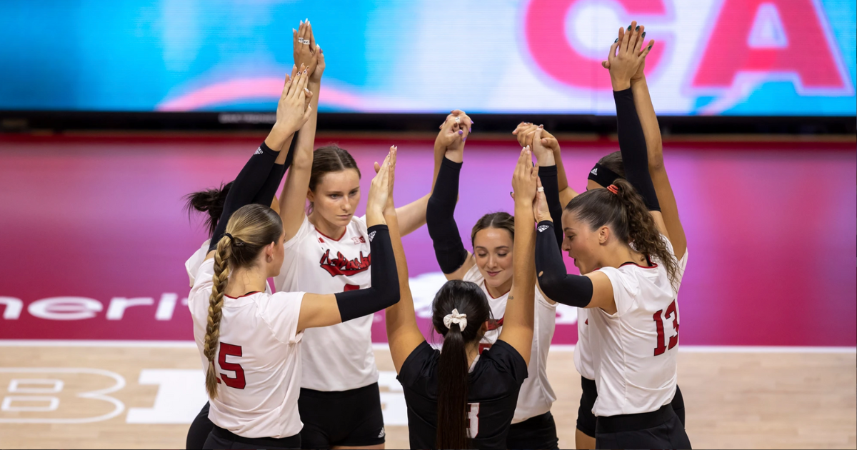 No. 1 Nebraska volleyball swept by No. 5 Wisconsin in first loss