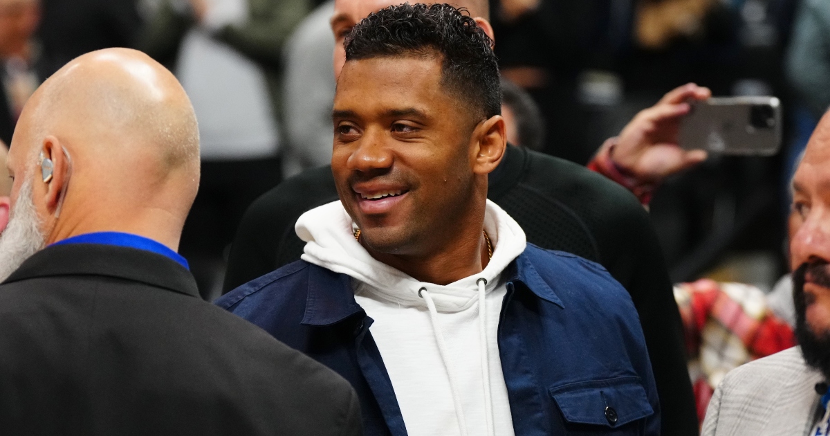 WATCH: Russell Wilson throws out first pitch at Pittsburgh Pirates game