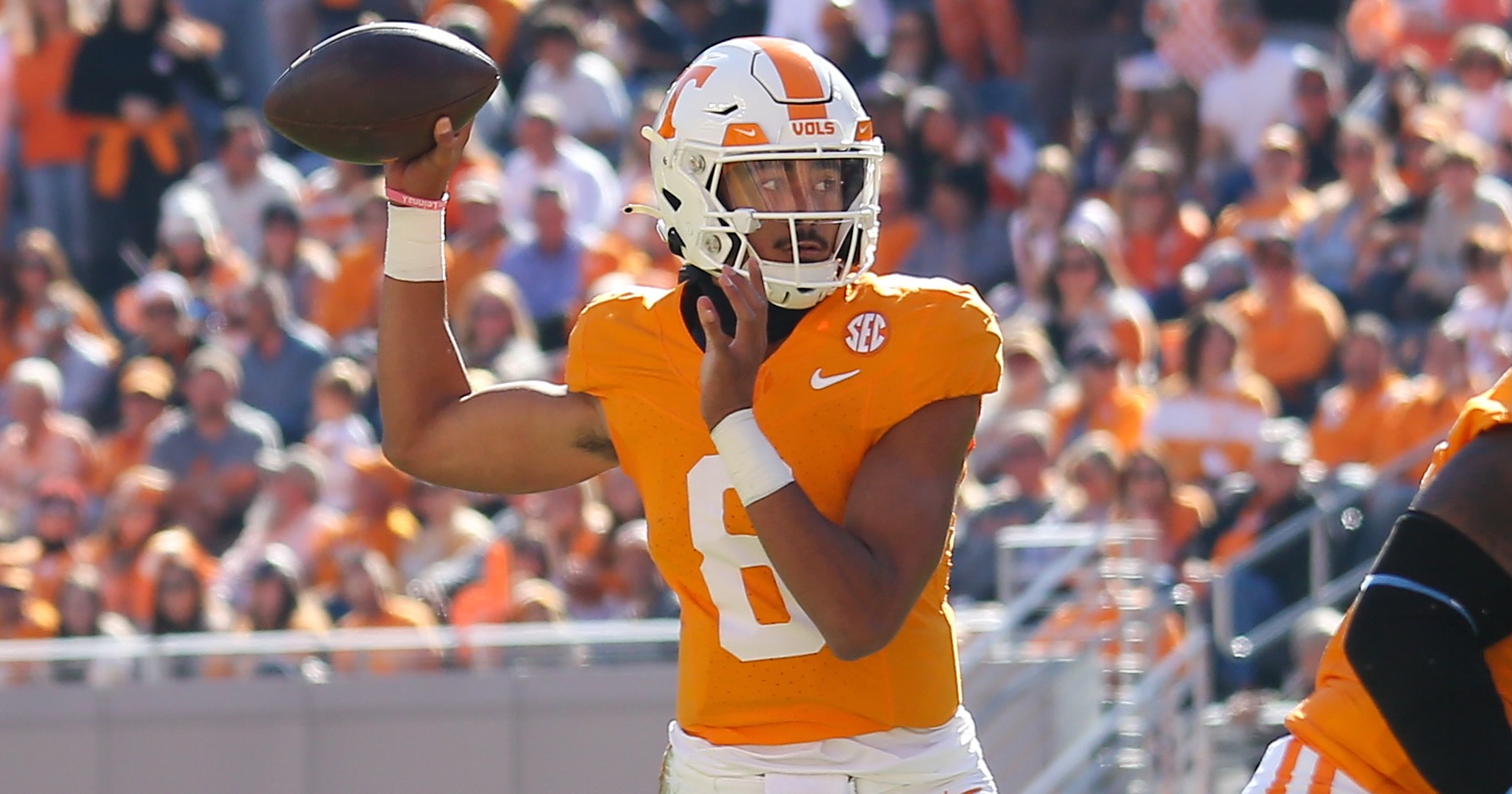 Watch: Nico Iamaleava Throws First Touchdown Pass For Tennessee