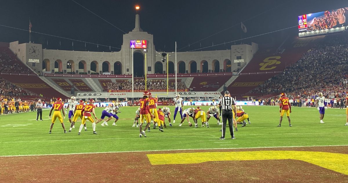 Game Day Notes USC Loses 52 42 To Washington Usc Defense 115 