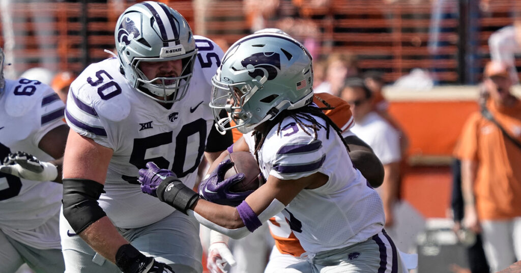 Kansas State RB Treshaun Ward takes hand-off vs Texas