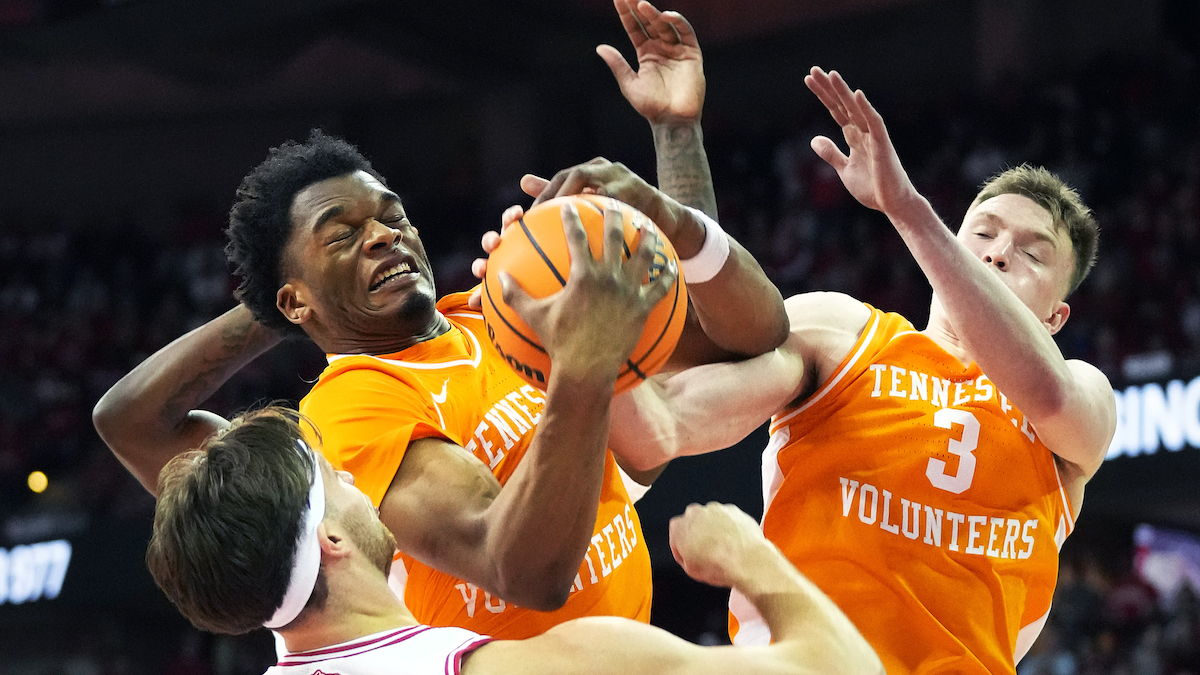Tennessee shows its mettle in road win over Wisconsin