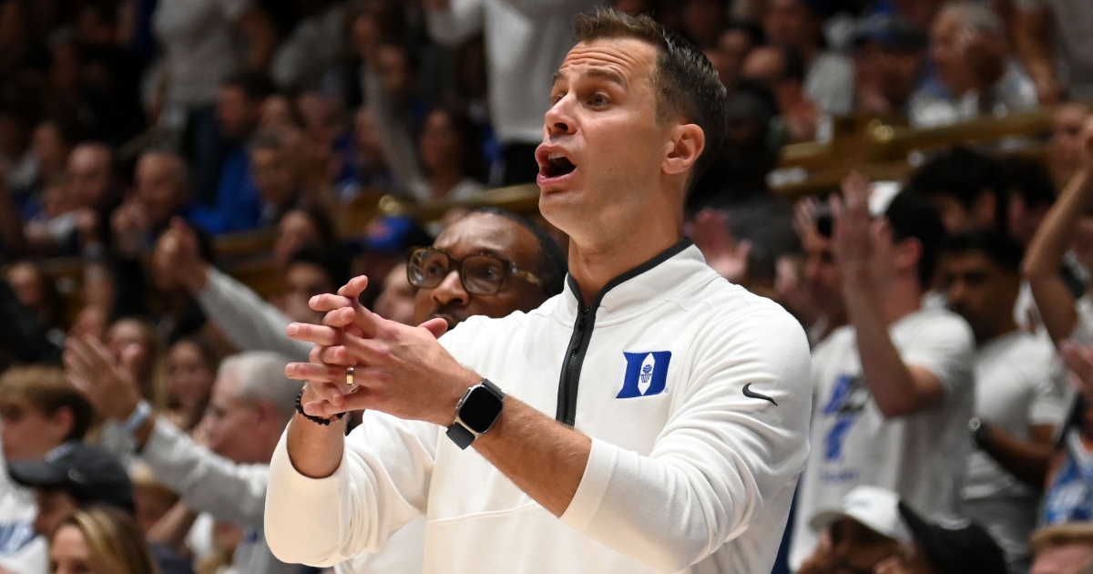 Jon Scheyer praises Duke's first half performance amid hostile environment against Arkansas