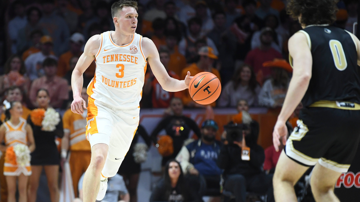Dalton Knecht's second half wakes up Tennessee after slow start