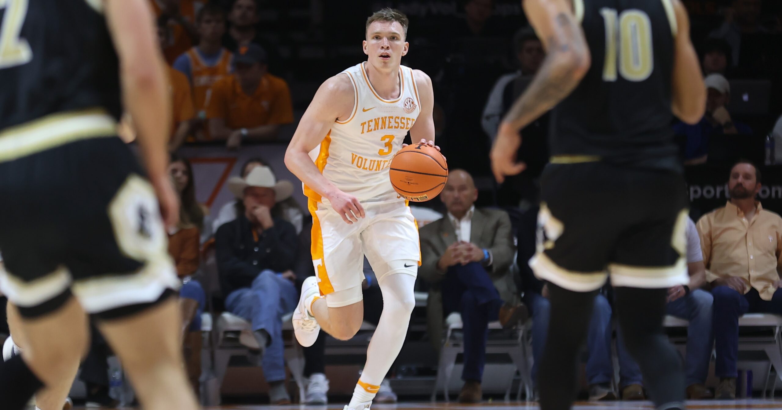 Tennessee's Dalton Knecht Matching Productivity With Efficiency