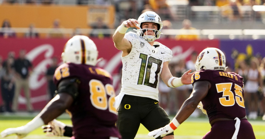 Pac-12 power rankings: UW falls behind Oregon despite Apple Cup