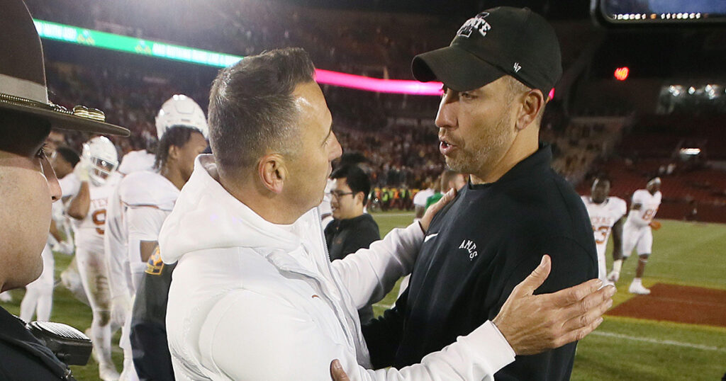 Texas head coach Steve Sarkisian and Iowa State HC Matt Campbell