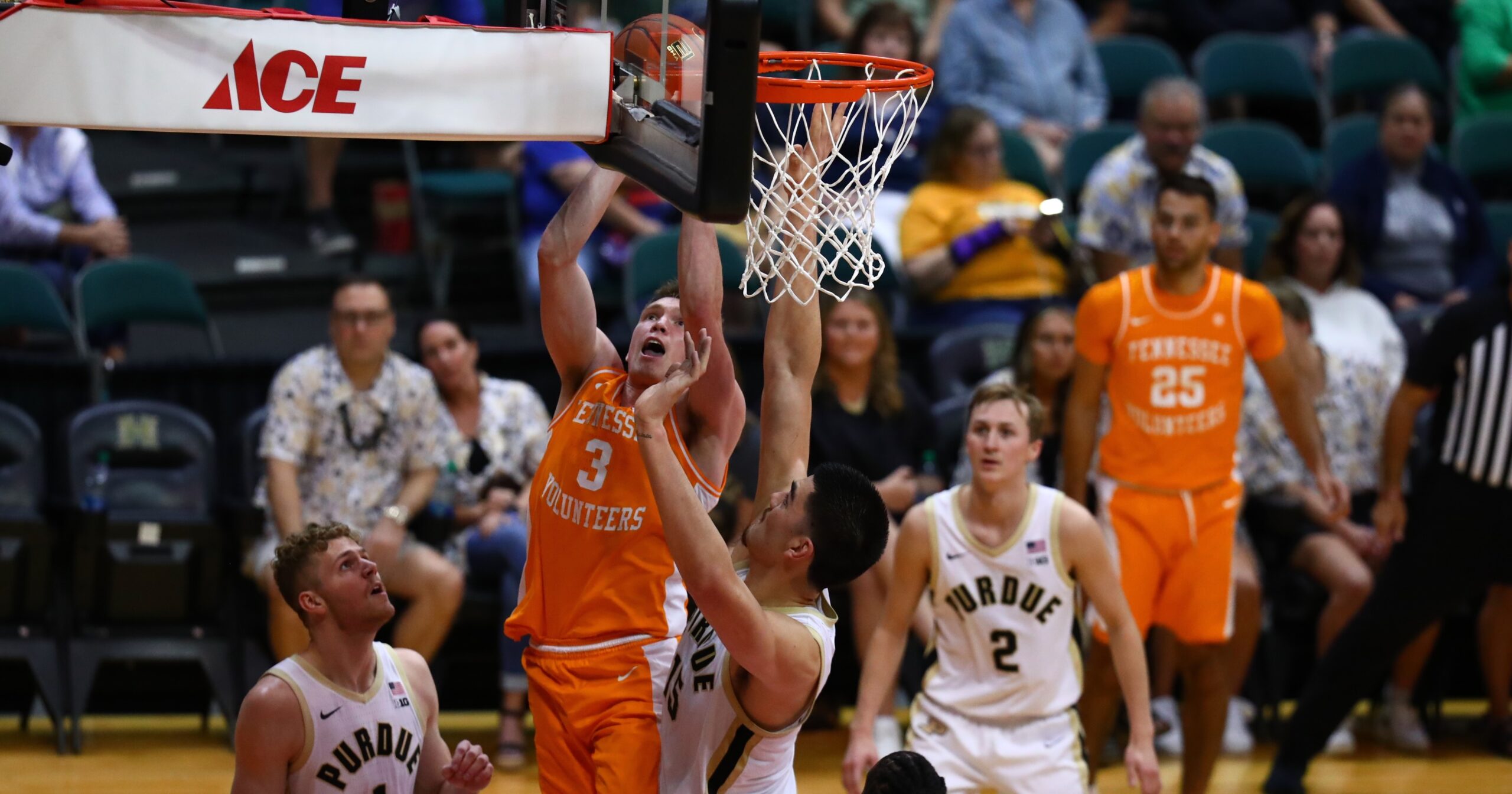 No. 7 Tennessee fouls out in Maui semifinal loss to No. 2 Purdue