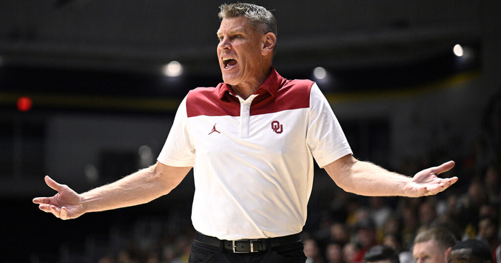 Oklahoma coach Porter Moser