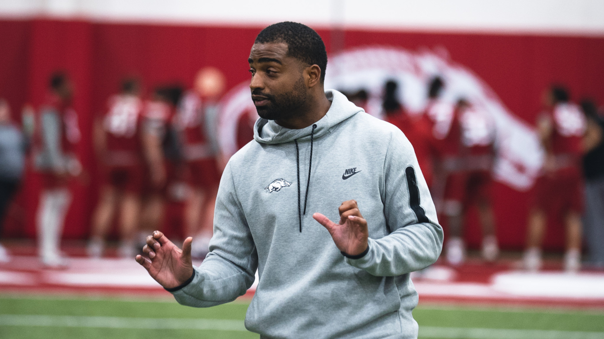 Florida Gators to hire Deron Wilson as DB coach