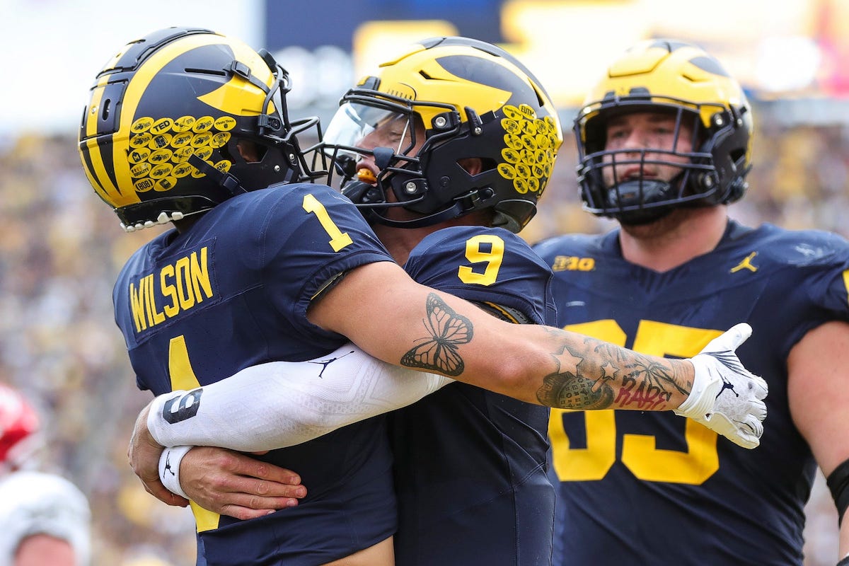 Michigan QBs coach reacts to J.J. McCarthy's award