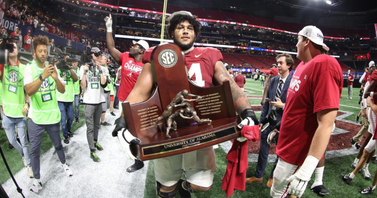 Alabama OL Kadyn Proctor plans to enter Transfer Portal