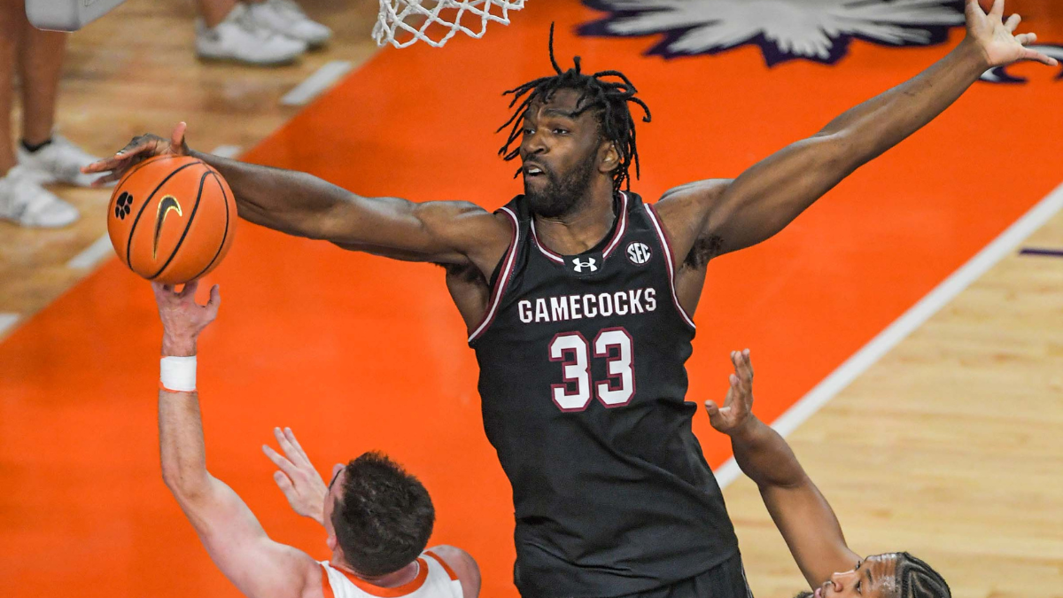 How to watch and what to watch for: South Carolina looks to get back on track versus East Carolina