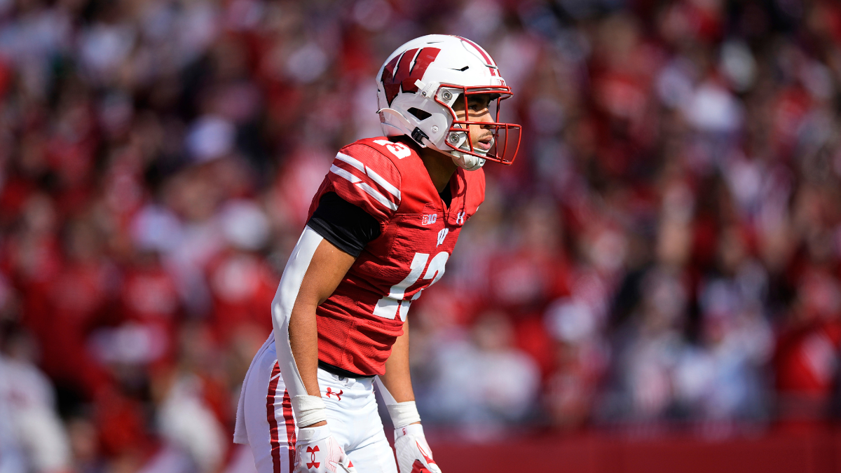 Wisconsin receiver Chimere Dike picks Florida Gators