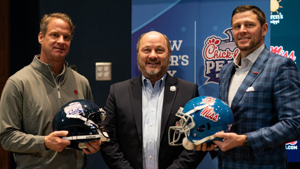Lane Kiffin, Ole Miss balancing Peach Bowl preparation with the recruiting trail