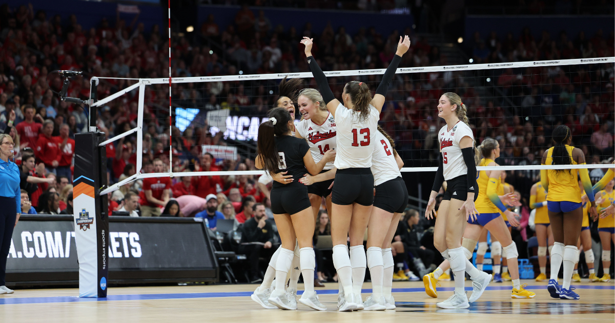 Nebraska volleyball dominates No. 1 Pitt to advance to national title match
