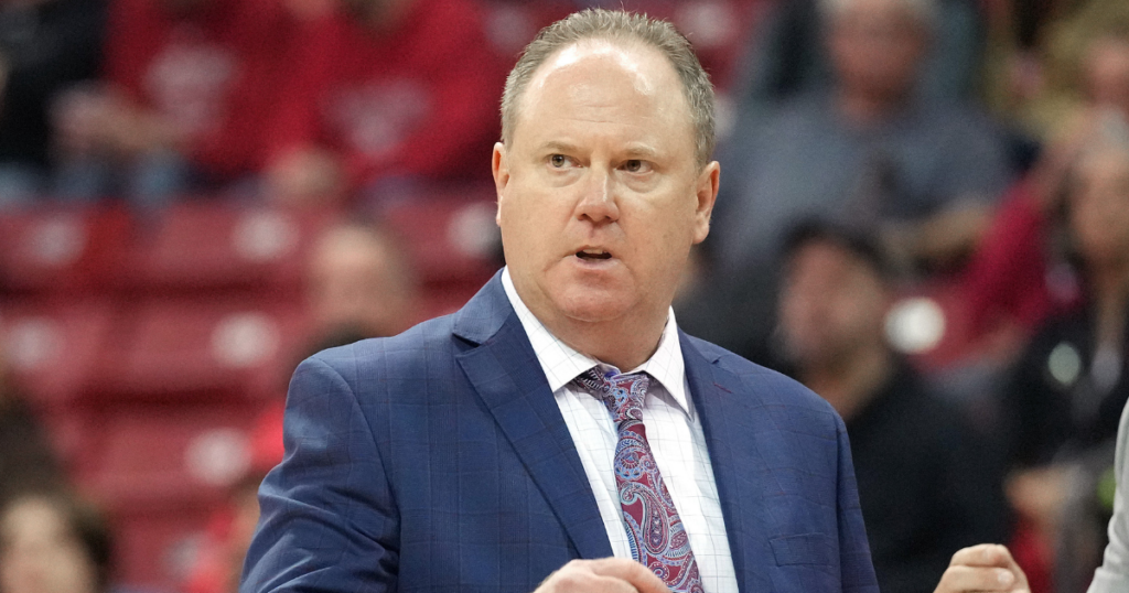 Wisconsin HC Greg Gard