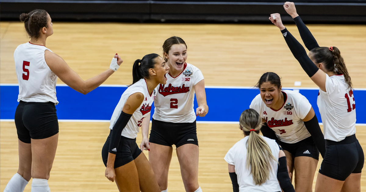 Nebraska Volleyball Battles Defending Champ Texas For National Title