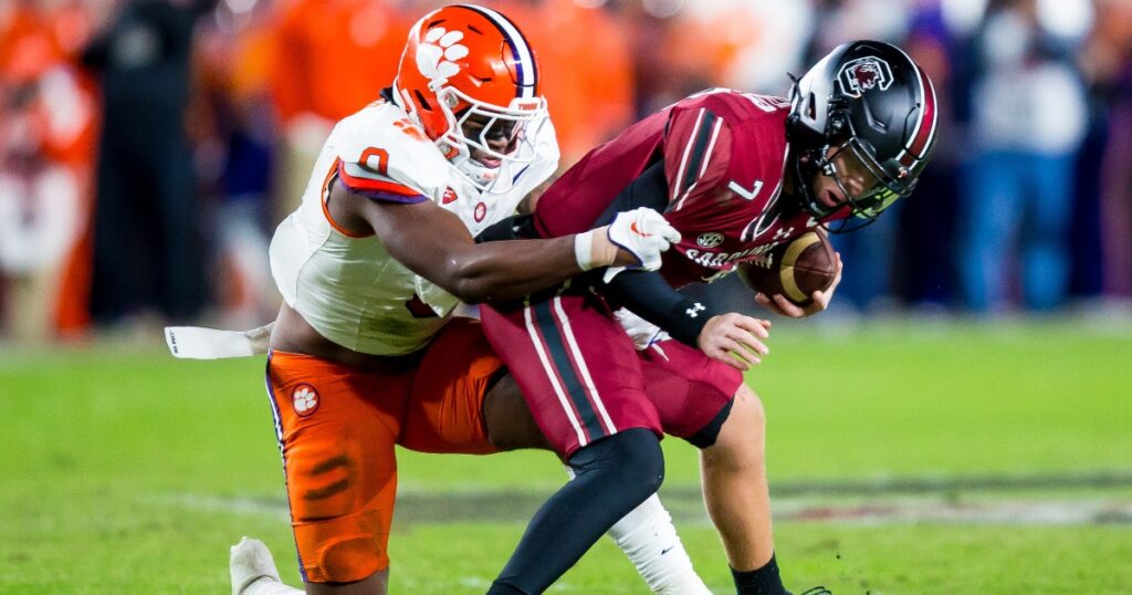 clemson-tigers-linebacker-barrett-carter-shares-emotions-players-leaving-program-transfer-portal