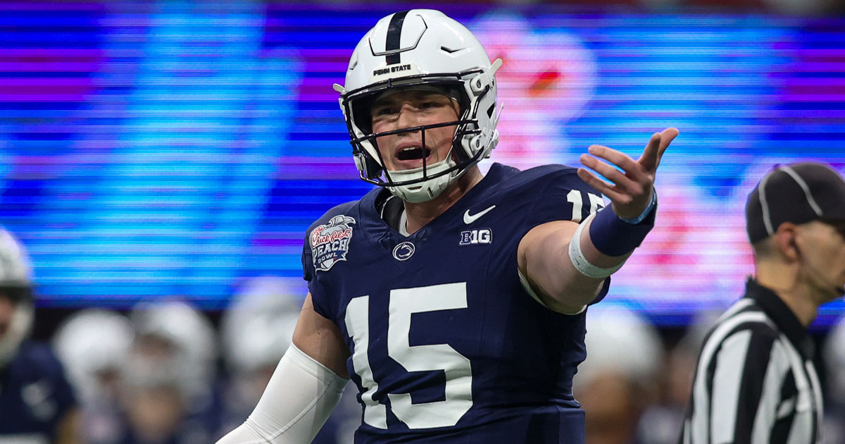 Penn State quarterback Drew Allar, Lions offense, left to pick up the