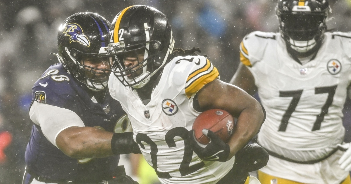 Najee Harris Credits Mike Tomlin With 'carrying' Steelers To 10 Wins