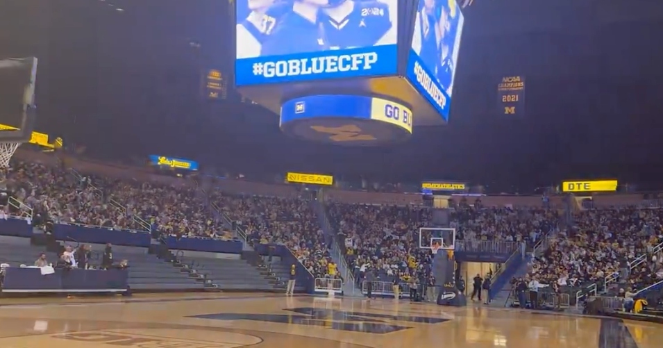 Michigan Students Pack Crisler Center For College Football Playoff ...