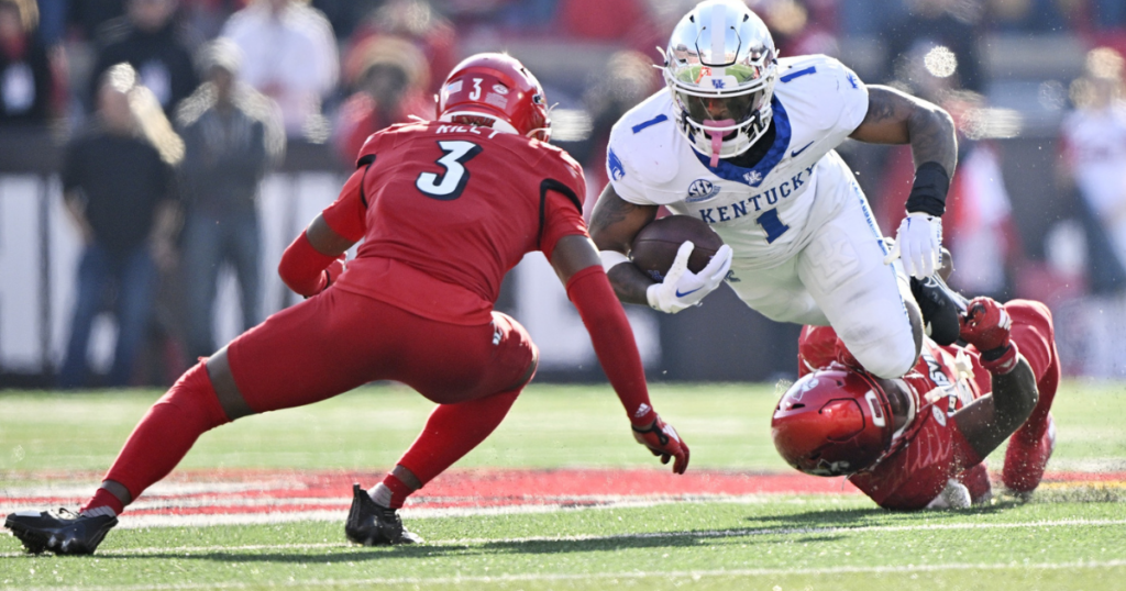 Quincy Riley-Louisville Cardinals-NFL