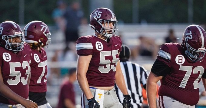Former Hurricane Jon Feliciano helps 2026 OL Brody Smith earn Miami offer