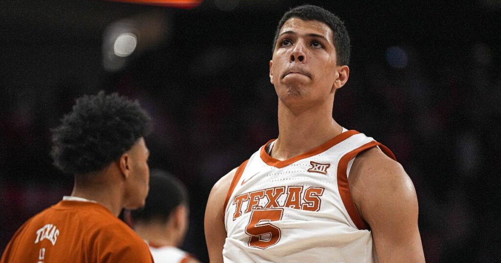 texas-head-coach-rodney-terry-considers-how-injuries-have-impacted-kadin-shedrick