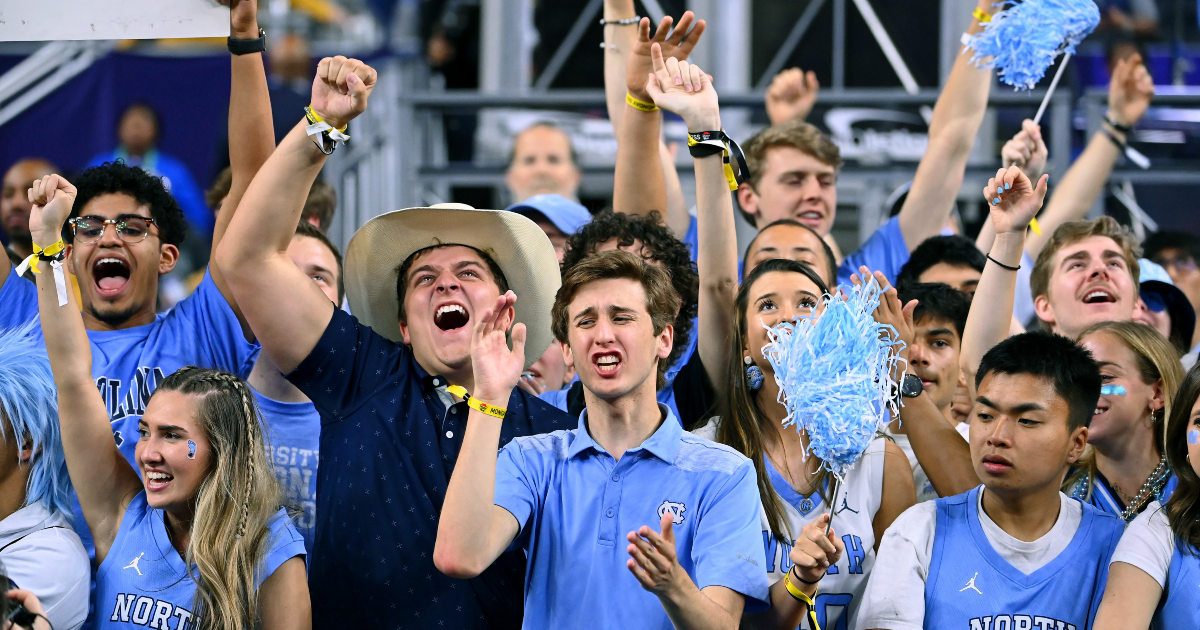 North Carolina fans flood streets of Chapel Hill after defeat of Duke - On3