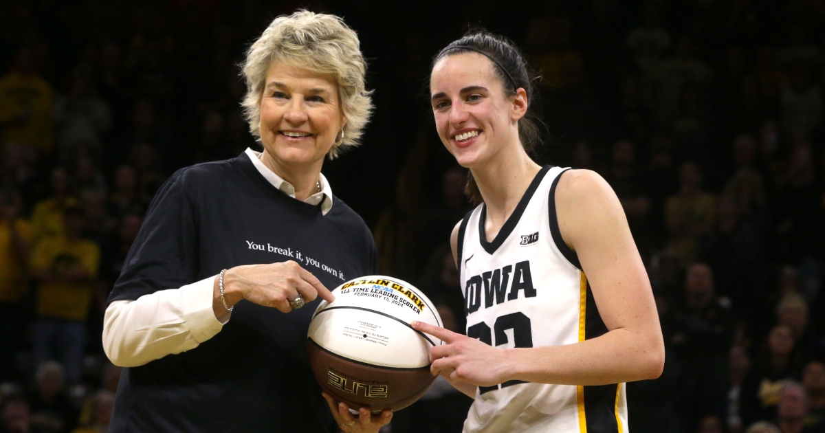 Lisa Bluder shares what Iowa did during timeout after Caitlin Clark's  scoring record - On3