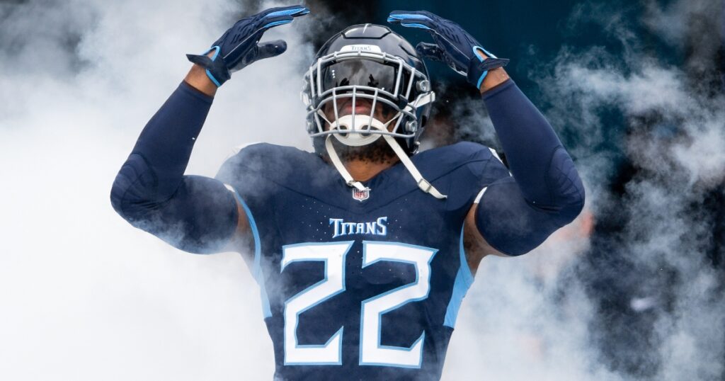 tennessee-titans-running-back-derrick-henry-signs-new-contract-2024-free-agency