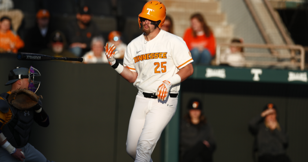 blake-burke-ejected-in-tennessee-baseball-matchup-vs-illinois