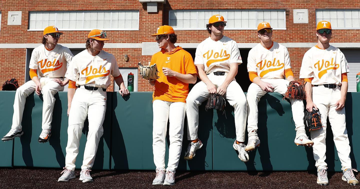 Live Updates: Tennessee battles Kansas State in rare midweek challenge