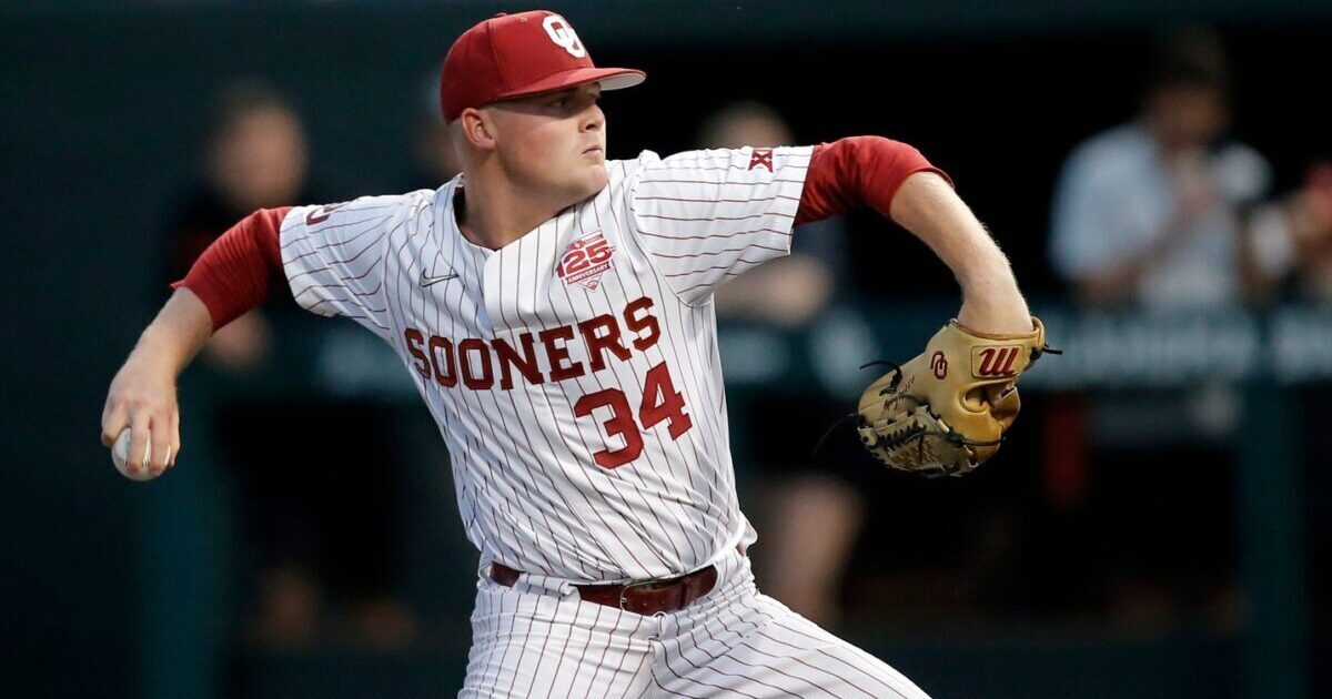 Sooners baseball opens conference play with doubleheader sweep