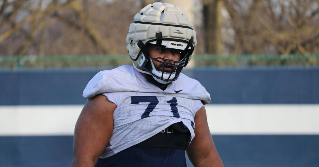 Offensive lineman Vega Ioane